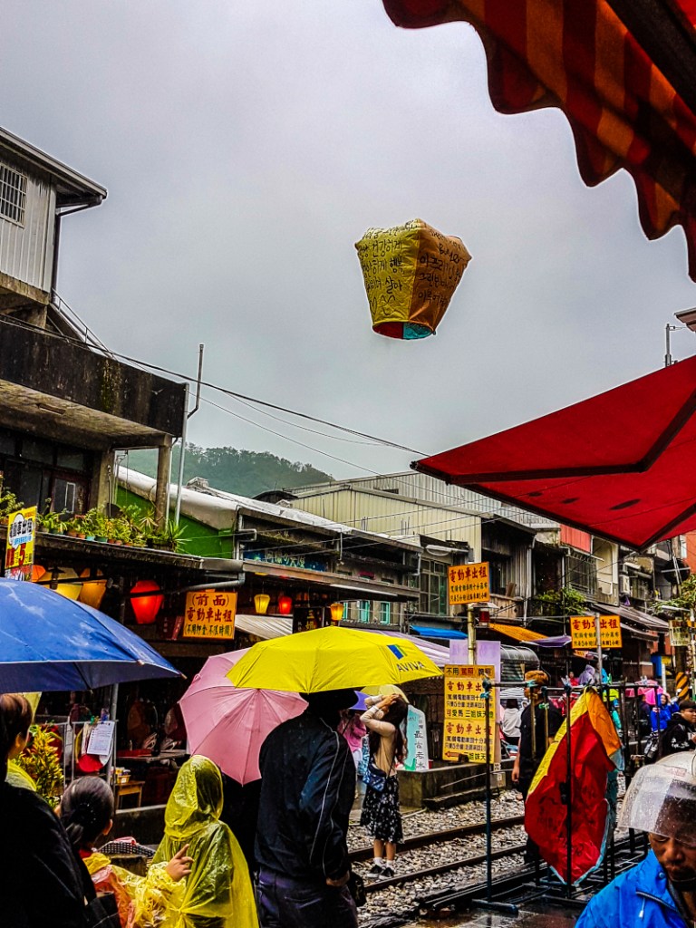 Taiwan-Taipei-sui-binari-della-Pingxi-Line.