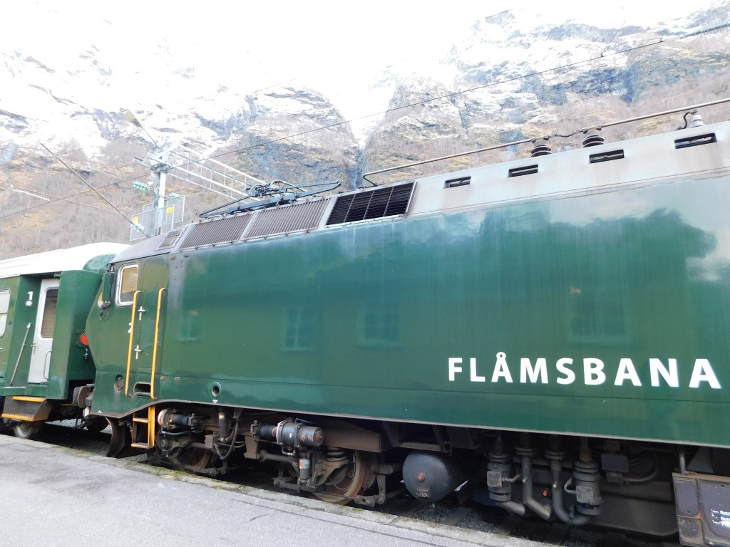 Flåmsbana: l’incredibile viaggio in treno